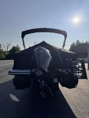 Slide: The Image of Starcraft SLS 3 R Tri-Toon Includes 200hp and Trailer 2026 - 34