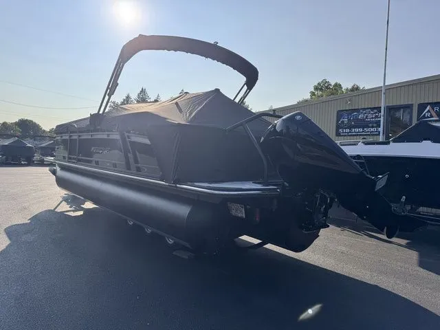 Slide: The Image of Starcraft SLS 3 R Tri-Toon Includes 200hp and Trailer 2026 - 35