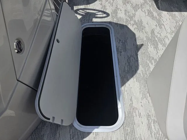 Slide: The Image of Starcraft SLS 3 R Tri-Toon Includes 200hp and Trailer 2026 - 40