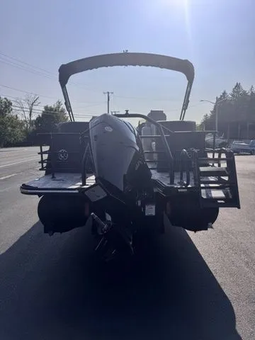 Slide: The Image of Starcraft SLS 3 R Tri-Toon Includes 200hp and Trailer 2026 - 8