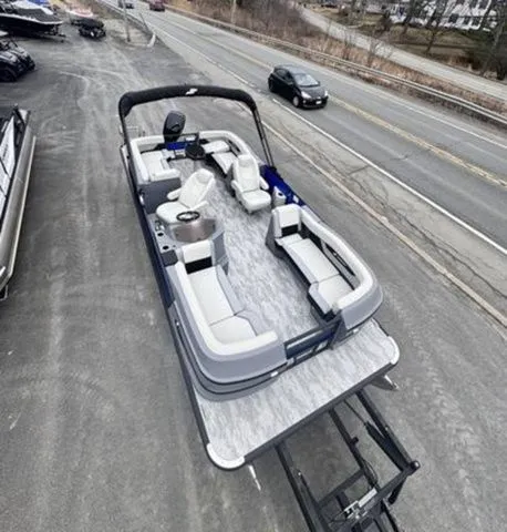 The Image of Starcraft VX 22 R DH Tritoon 150 Hp W/Trailer 2026 - 1