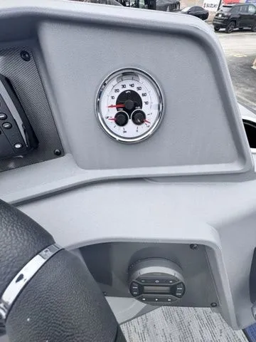 Slide: The Image of Starcraft VX 22 R DH Tritoon 150 Hp W/Trailer 2026 - 15