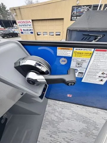 Slide: The Image of Starcraft VX 22 R DH Tritoon 150 Hp W/Trailer 2026 - 16