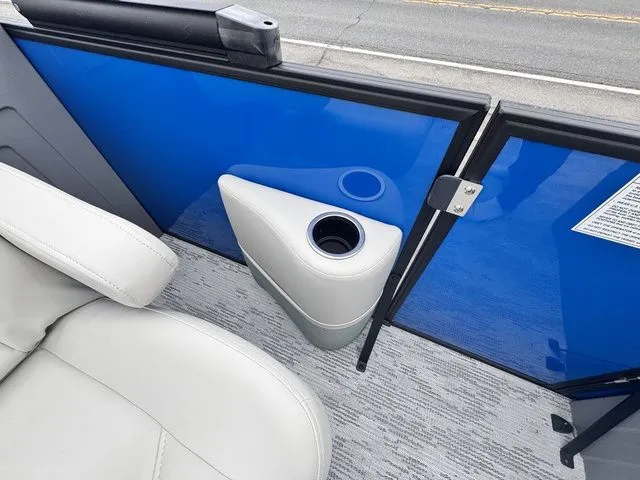 Slide: The Image of Starcraft VX 22 R DH Tritoon 150 Hp W/Trailer 2026 - 21