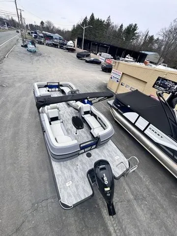 Slide: The Image of Starcraft VX 22 R DH Tritoon 150 Hp W/Trailer 2026 - 3