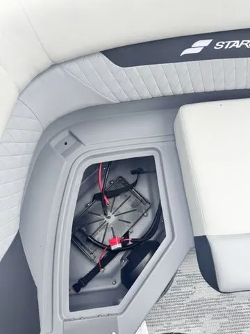 Slide: The Image of Starcraft VX 22 R DH Tritoon 150 Hp W/Trailer 2026 - 33