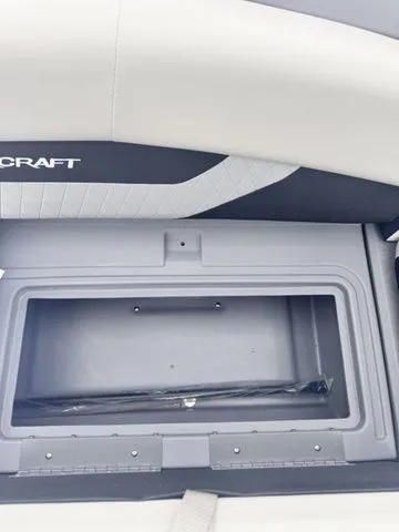 Slide: The Image of Starcraft VX 22 R DH Tritoon 150 Hp W/Trailer 2026 - 38