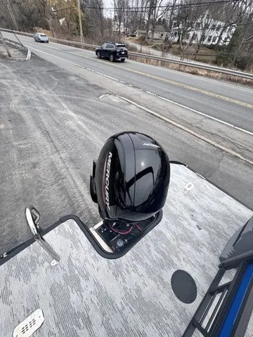 Slide: The Image of Starcraft VX 22 R DH Tritoon 150 Hp W/Trailer 2026 - 5