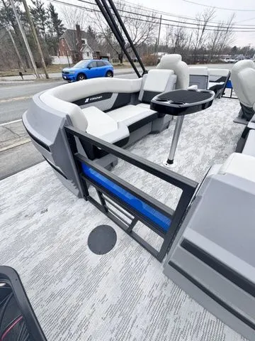 Slide: The Image of Starcraft VX 22 R DH Tritoon 150 Hp W/Trailer 2026 - 7