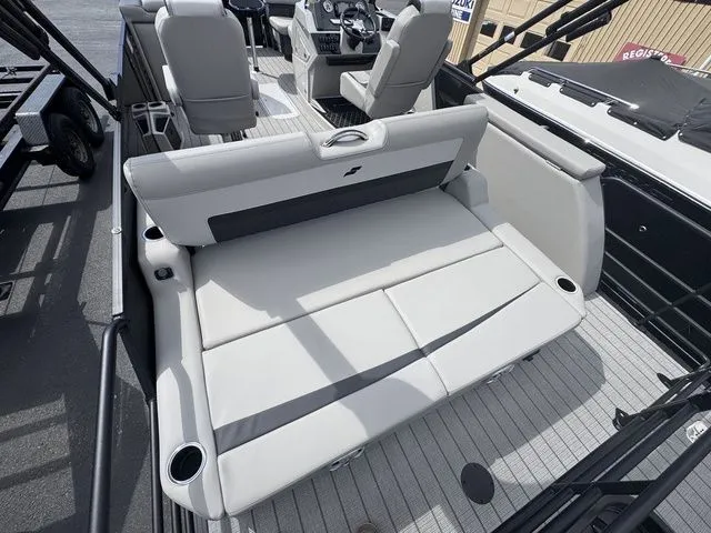 Slide: The Image of Starcraft SLS 3 Q DH Tri-Toon Includes 200hp and Trailer 2026 - 10