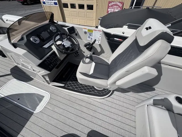 Slide: The Image of Starcraft SLS 3 Q DH Tri-Toon Includes 200hp and Trailer 2026 - 12