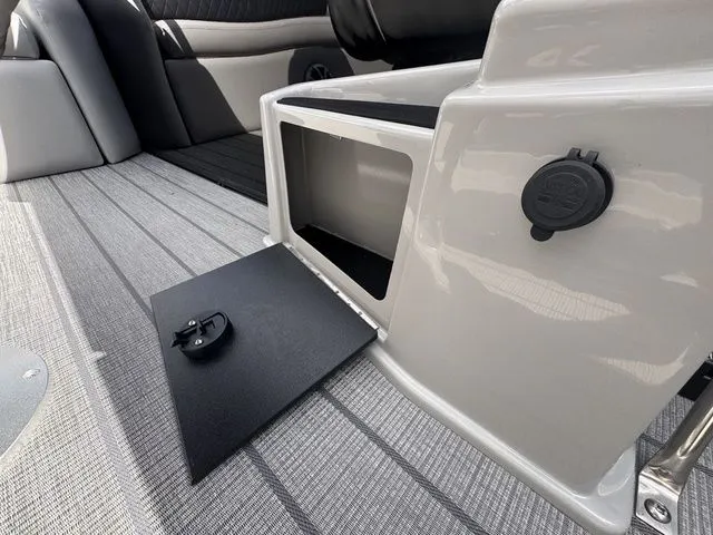 Slide: The Image of Starcraft SLS 3 Q DH Tri-Toon Includes 200hp and Trailer 2026 - 22