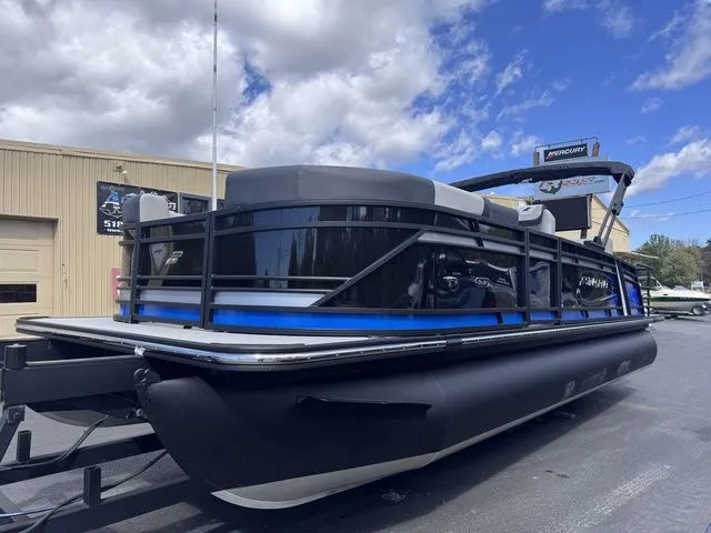 Slide: The Image of Starcraft SLS 3 Q DH Tri-Toon Includes 200hp and Trailer 2026 - 3