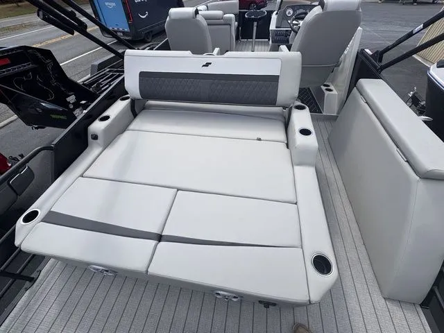 Slide: The Image of Starcraft SLS 3 Q DH Tri-Toon Includes 200hp and Trailer 2026 - 33