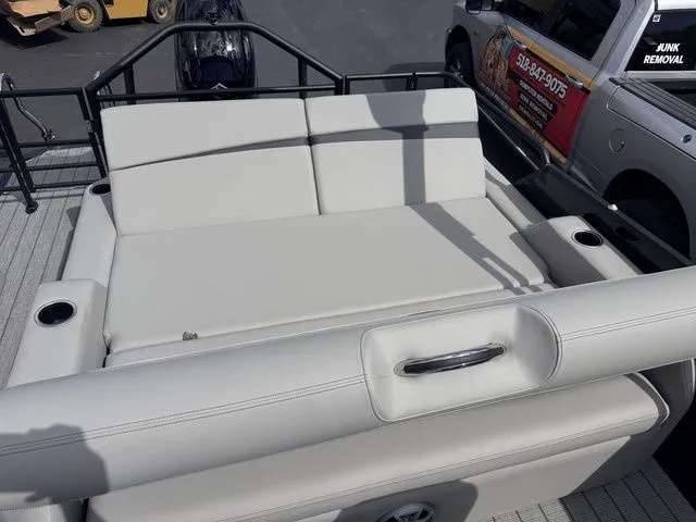 Slide: The Image of Starcraft SLS 3 Q DH Tri-Toon Includes 200hp and Trailer 2026 - 34