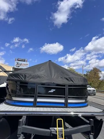 Slide: The Image of Starcraft SLS 3 Q DH Tri-Toon Includes 200hp and Trailer 2026 - 47