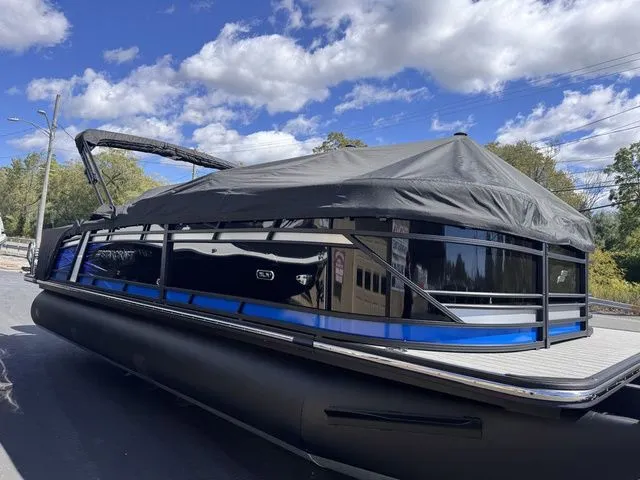 Slide: The Image of Starcraft SLS 3 Q DH Tri-Toon Includes 200hp and Trailer 2026 - 48