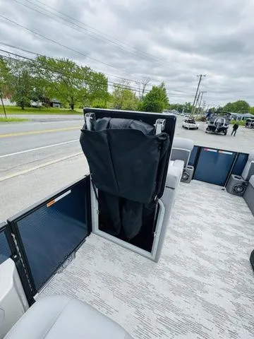 Slide: The Image of Crest Classic 220 SLRC Extended Rear Deck, 90hp, Trailer 2025 - 15