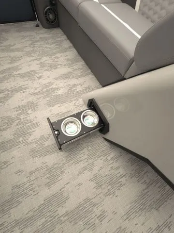 Slide: The Image of Crest Classic 220 SLRC Extended Rear Deck, 90hp, Trailer 2025 - 30