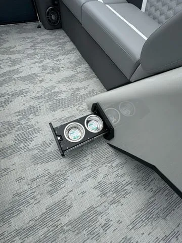 Slide: The Image of Crest Classic 220 SLRC Pontoon w/90hp, Trailer, Extended 2025 - 41