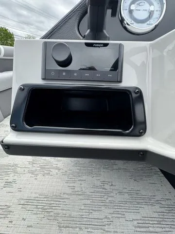 Slide: The Image of Crest Classic 220 SLRC Pontoon w/90hp, Trailer, Extended 2025 - 42