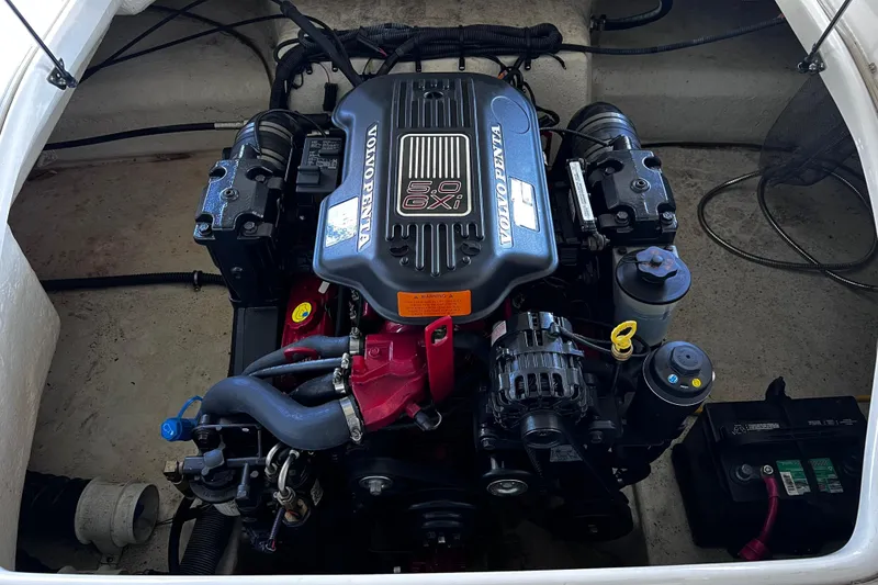 Slide: The Image of Engine compartment of a 2010 Chaparral Sunesta 224 with Volvo Penta 5.0 GXI engine. - 14