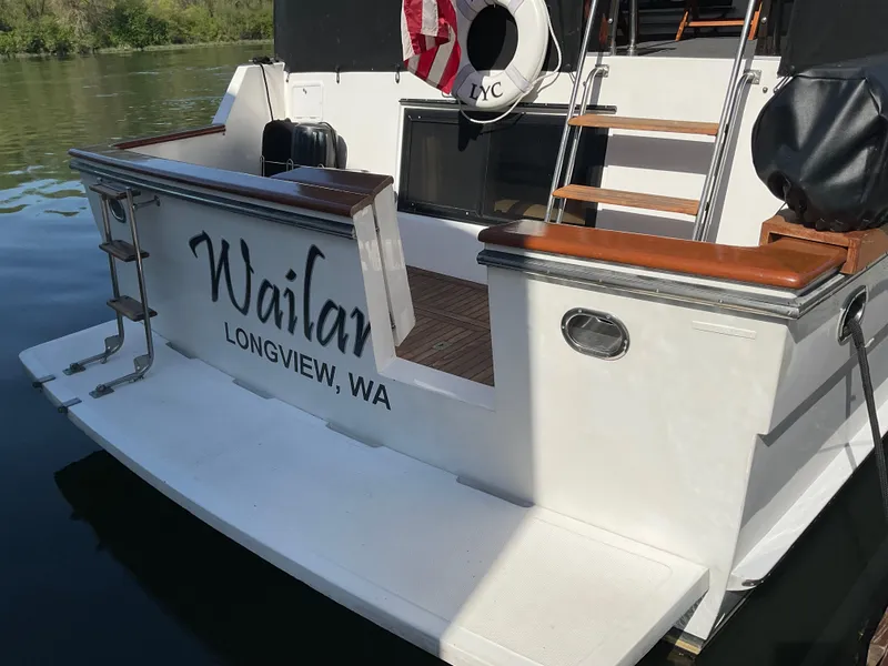 Slide: The Image of Rear view of Ocean Alexander 440 Sundeck CPMY yacht, 1990 model. - 12