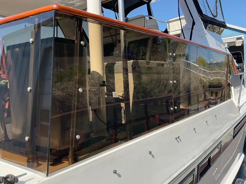 Slide: The Image of 1990 Ocean Alexander 440 Sundeck CPMY with sleek railing design. - 5
