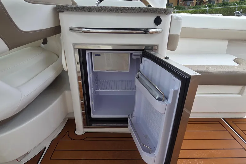 Slide: The Image of Close-up of Yamaha engine label on 2023 Robalo R317 Dual Console boat. - 19