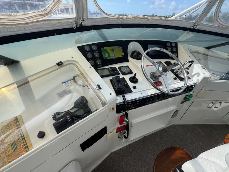 Slide: The Image of Flybridge Helm - 28