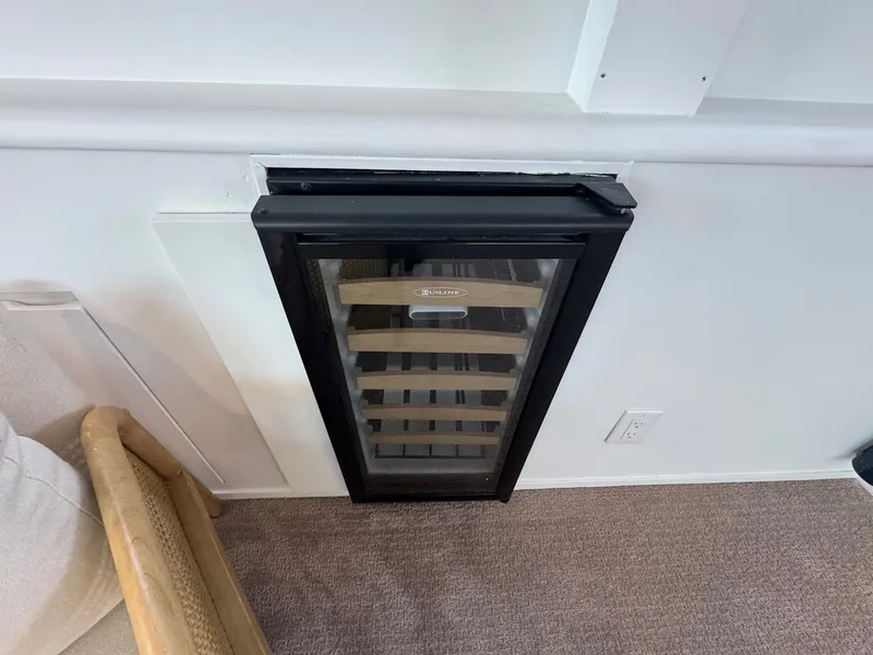 Slide: The Image of Salon Wine Refrigerator - 42