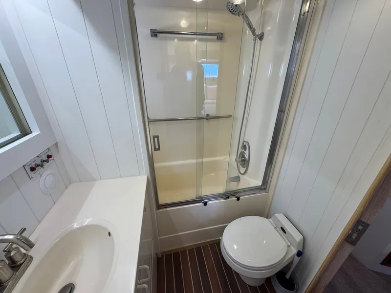 Slide: The Image of Owner's Ensuite - 69