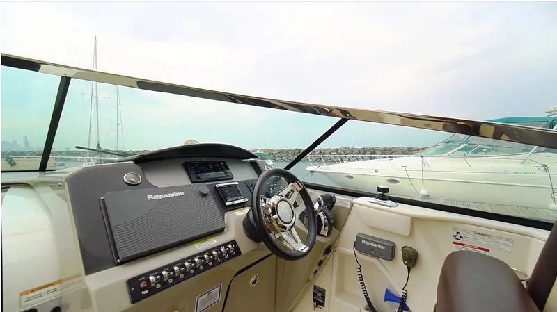 Slide: The Image of Sea Ray 370 Venture 2015 - 9