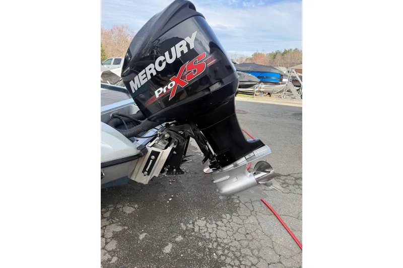 Slide: The Image of 2013 Ranger Z520C Carbon Comanche with Mercury Pro XS outboard motor. - 36