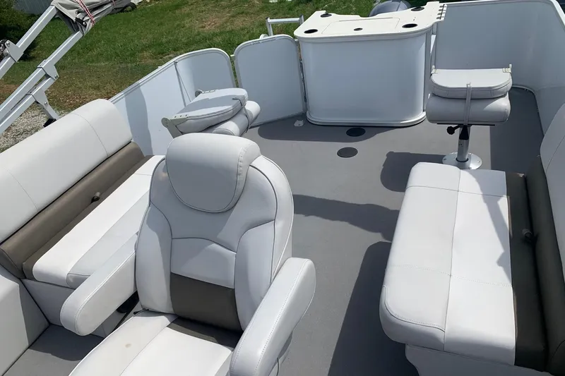 Slide: The Image of Spacious interior of 2019 YAMAHA G3 V22FC boat with comfortable seating. - 12