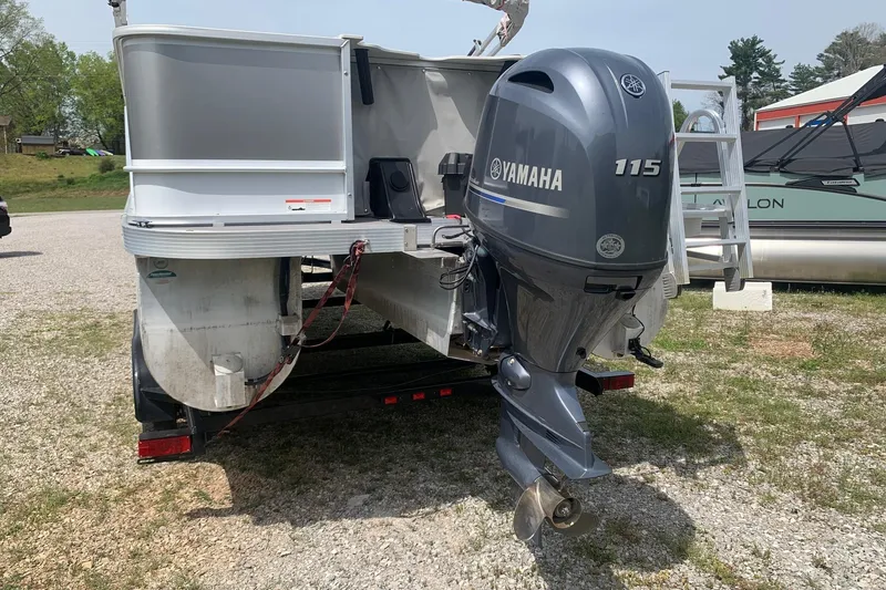 Slide: The Image of YAMAHA G3 V22FC 2019 boat with Yamaha 115 outboard motor on trailer. - 3