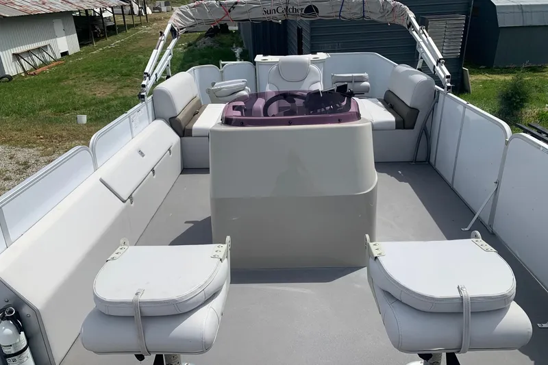 Slide: The Image of Pontoon boat interior, YAMAHA G3 V22FC 2019, spacious seating, outdoor setting. - 4