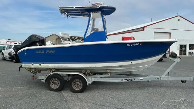 Slide: The Image of Sea Pro 206 Center Console 2005 - 2