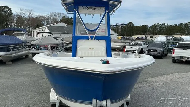 Slide: The Image of Sea Pro 206 Center Console 2005 - 3