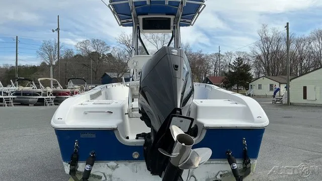 Slide: The Image of Sea Pro 206 Center Console 2005 - 7