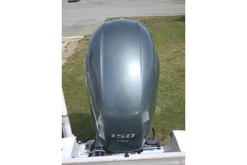 Slide: The Image of Yamaha 150 outboard motor on 2022 Sportsman Tournament 214 Bay Boat. - 42