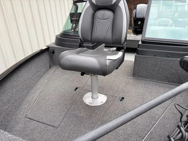 Slide: The Image of Lund 1675 Adventure Sport 2021 - 10