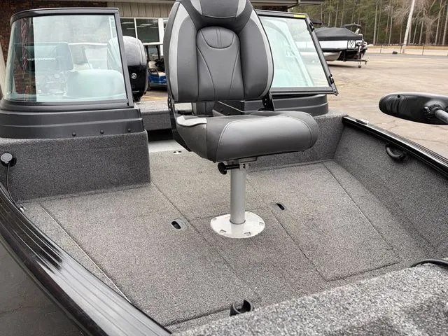 Slide: The Image of Lund 1675 Adventure Sport 2021 - 11