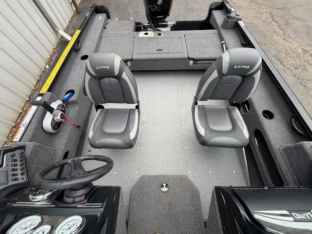 Slide: The Image of Lund 1675 Adventure Sport 2021 - 13