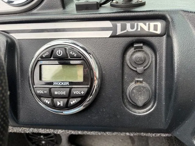 Slide: The Image of Lund 1675 Adventure Sport 2021 - 16