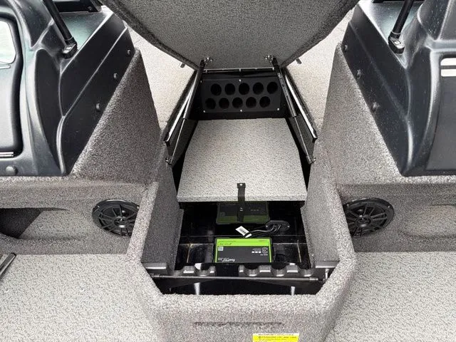 Slide: The Image of Lund 1675 Adventure Sport 2021 - 34