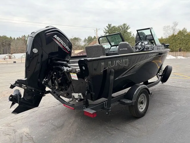 Slide: The Image of Lund 1675 Adventure Sport 2021 - 5