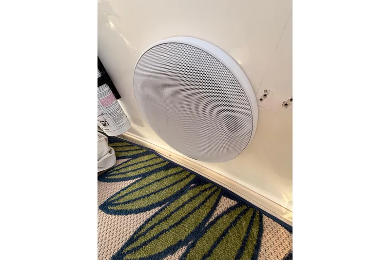 Slide: The Image of Speaker on 1998 Sea Ray 420 Aft Cabin boat with patterned carpet. - 36