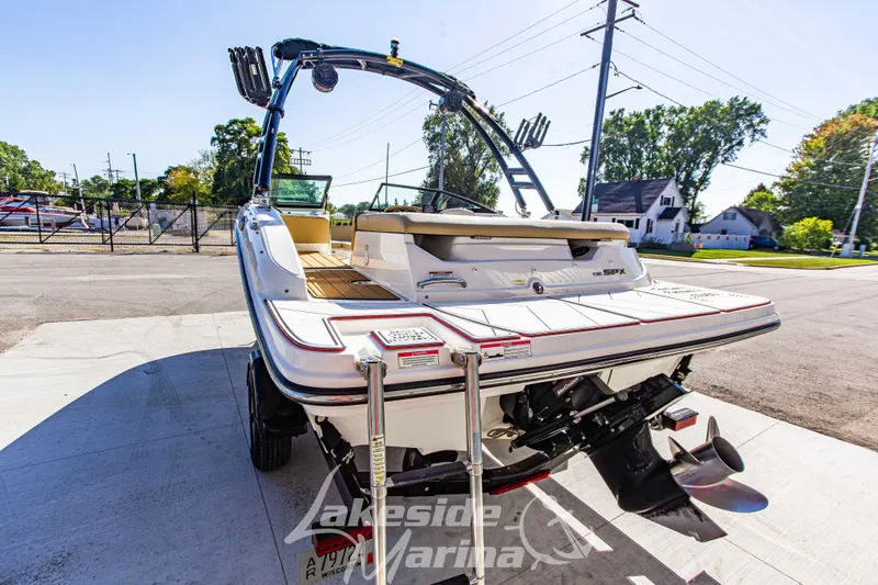 Slide: The Image of 2016 Sea Ray SPX 190 boat at Lakeside Marina, rear view. - 6