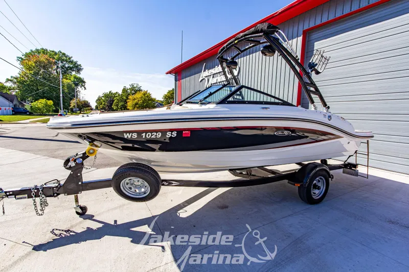 Slide: The Image of 2016 Sea Ray SPX 190 boat on trailer at Lakeside Marina. - 9